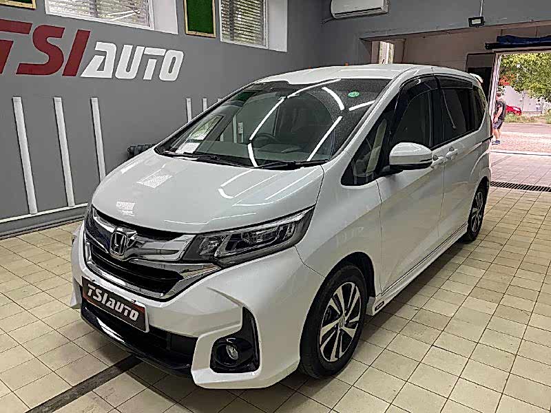 Шумоизоляция Honda Freed в Астане Шумоизоляция Honda Freed в Астане