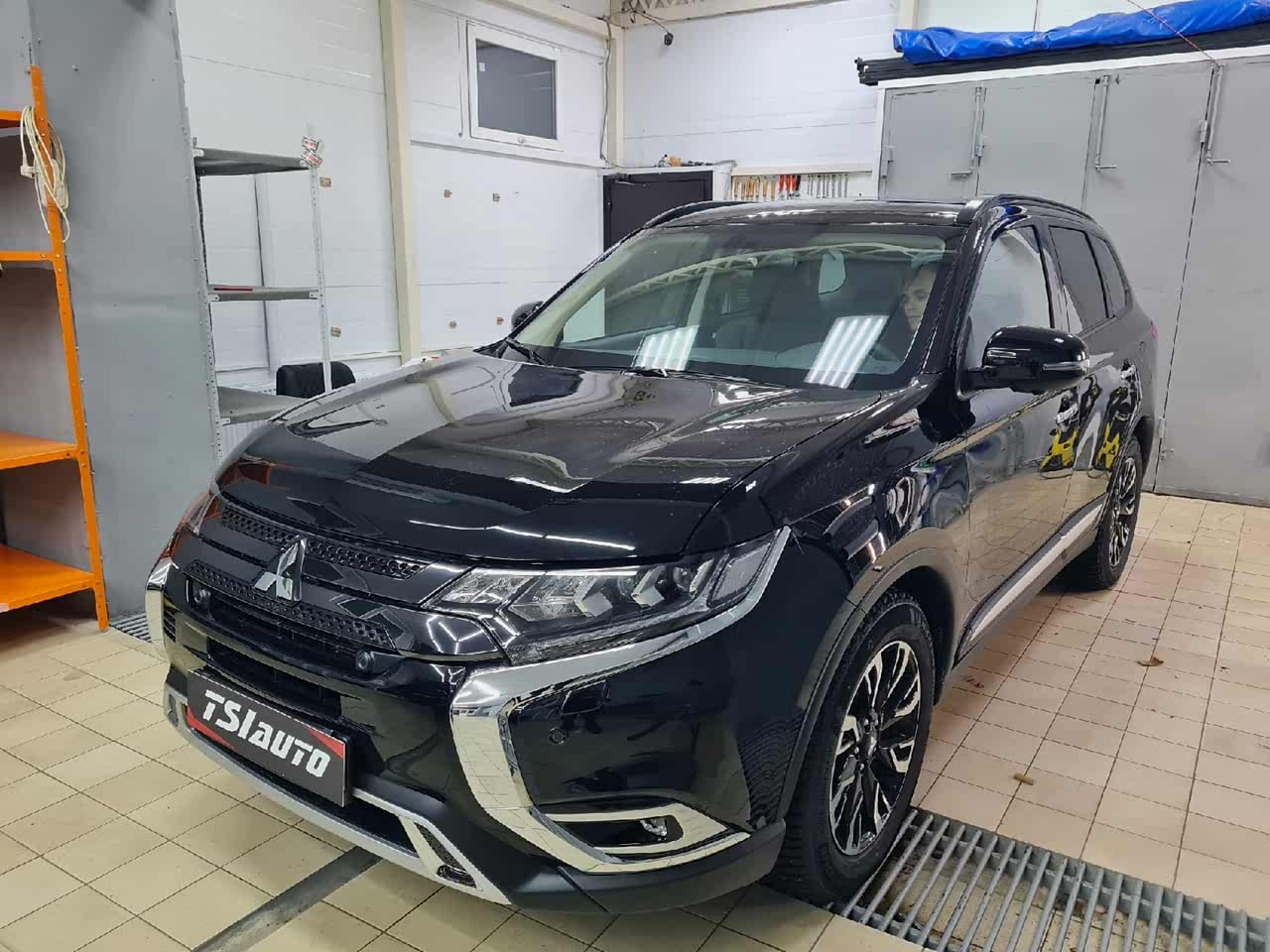 Шумоизоляция Mitsubishi Outlander в Астане Шумоизоляция Mitsubishi Outlander в Астане