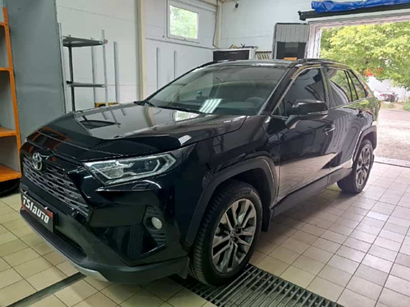 Шумоизоляция Toyota RAV 4 в пакете Комфорт Шумоизоляция Toyota RAV 4 в пакете Комфорт