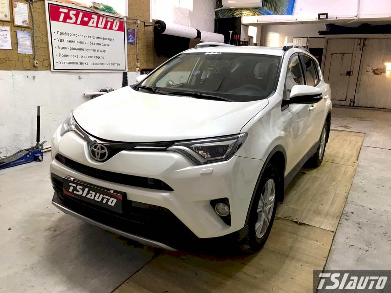 Правильная шумоизоляция Toyota RAV 4 (IV) в Астане Правильная шумоизоляция Toyota RAV 4 (IV) в Астане