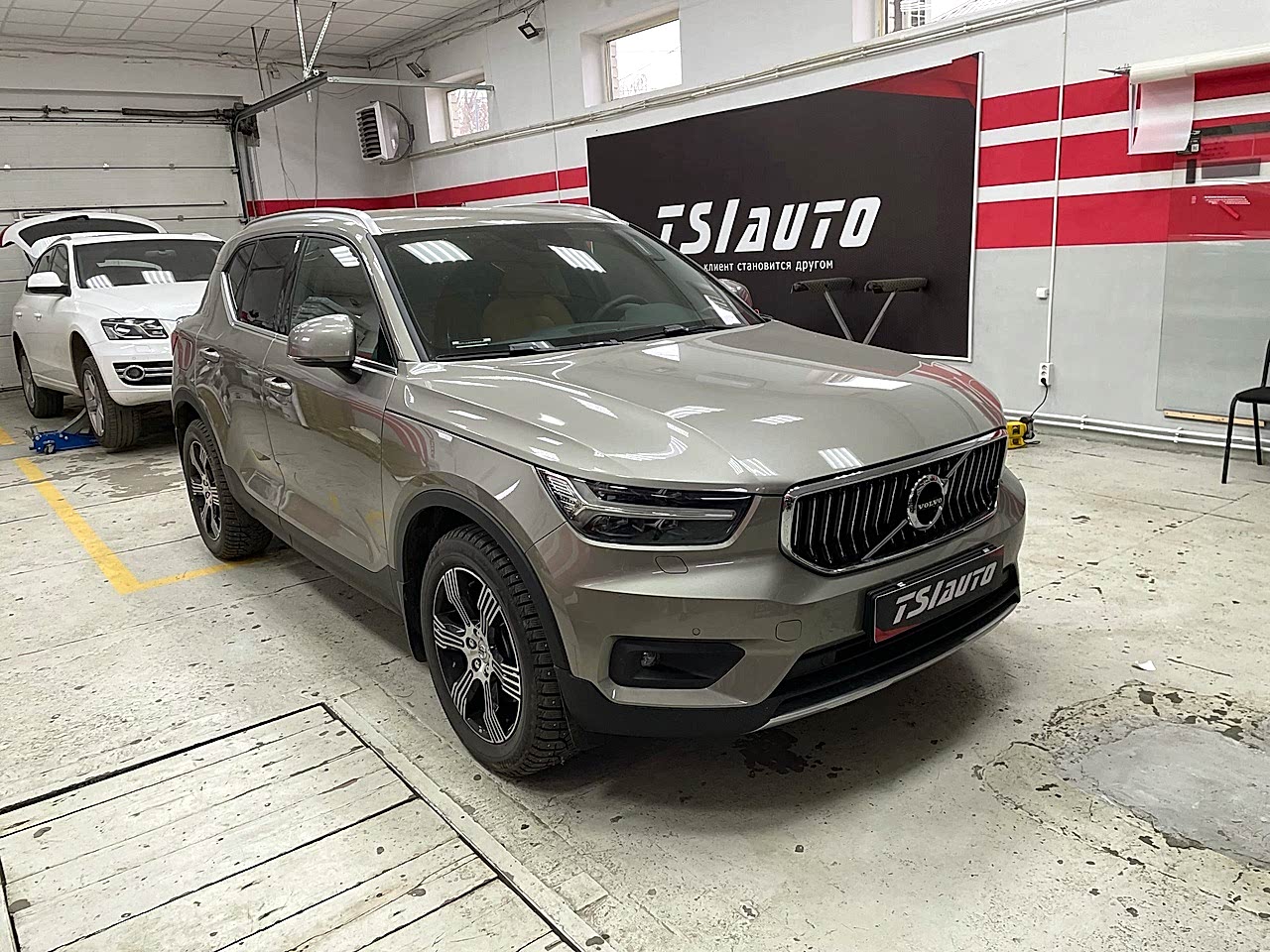 Шумоизоляция Volvo XC40 в Астане Шумоизоляция Volvo XC40 в Астане